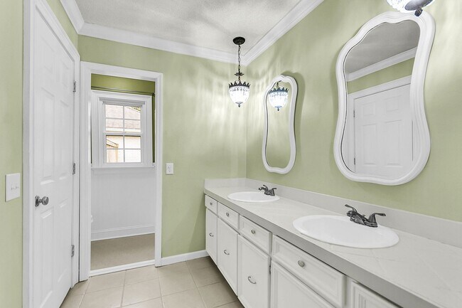 Building Photo - Charming Updated Home with Designer Kitche...