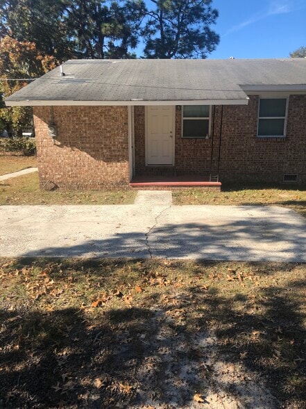 Building Photo - 2511 Sheraton Dr