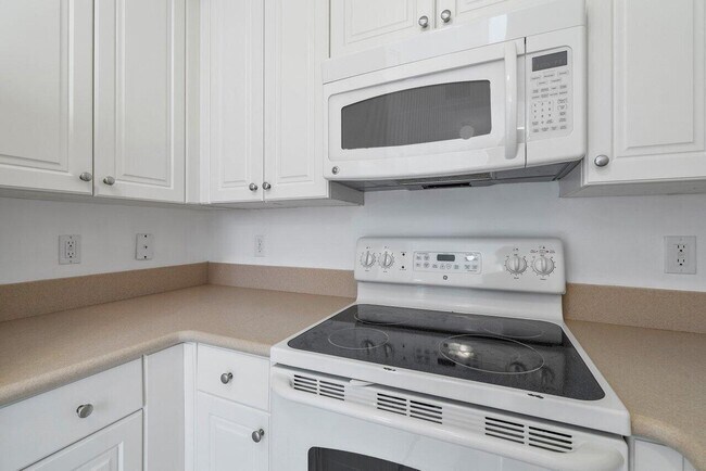 Building Photo - 6549 Diamond Springs Terrace