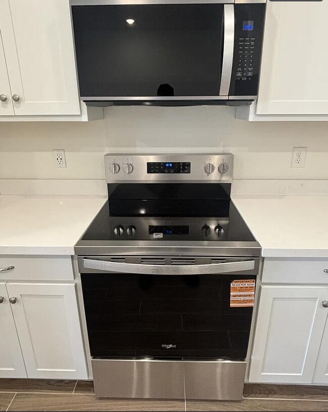 Building Photo - 45 Splendor Run