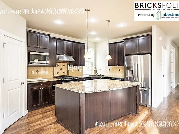 Building Photo - 10251 Eastridge Dr NE