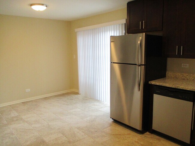 Building Photo - 448 Midway Dr