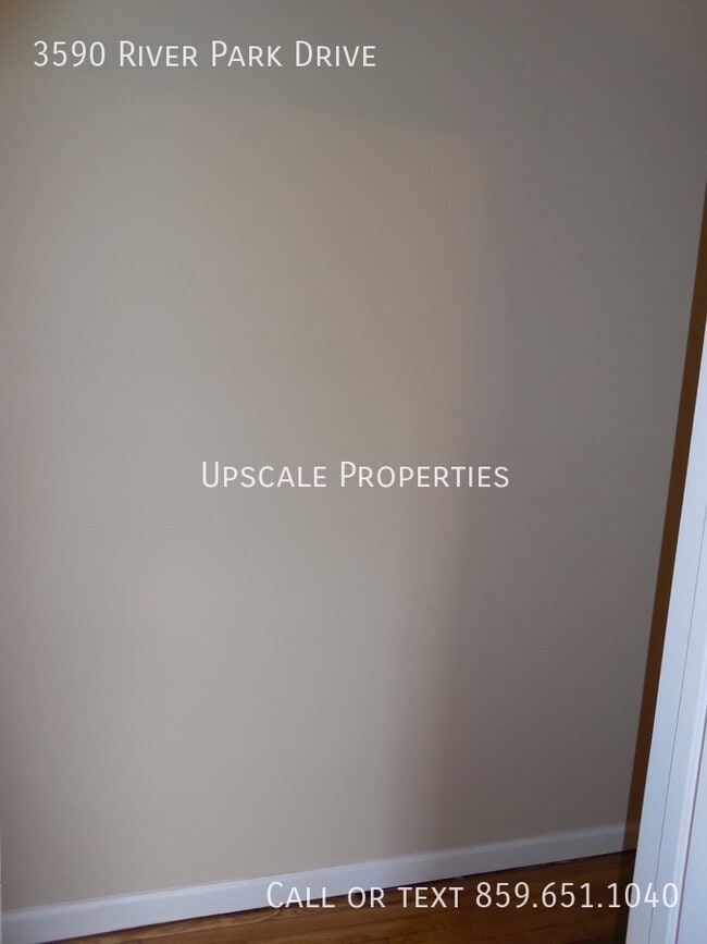 Building Photo - 3590 River Park Dr