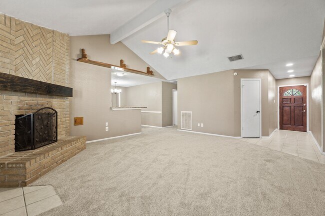 Building Photo - 3877 Pecan Cir