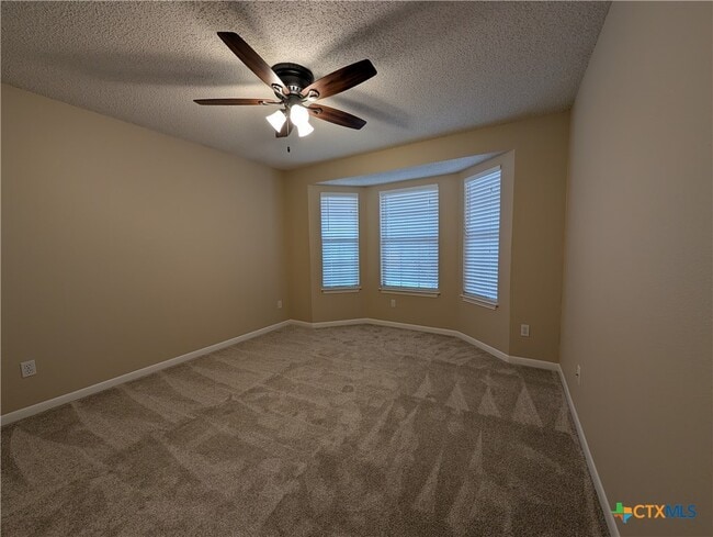 Building Photo - 1666 Lantana Cir