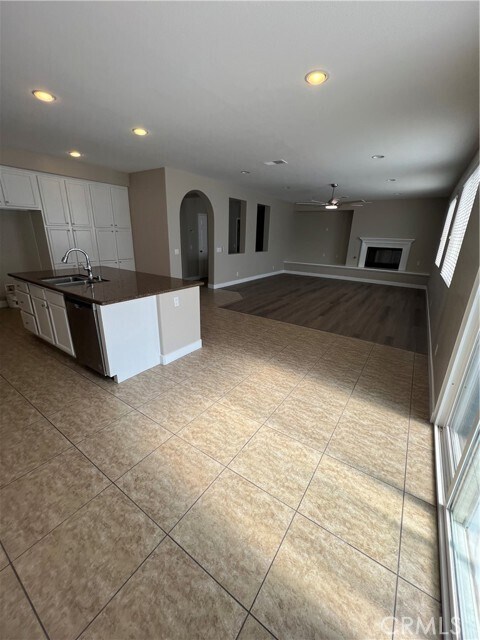 Building Photo - 6686 Sand Dunes St