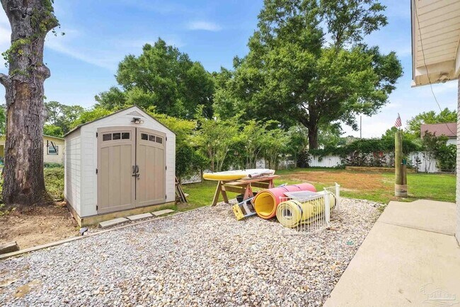 Building Photo - 730 Nagel Dr