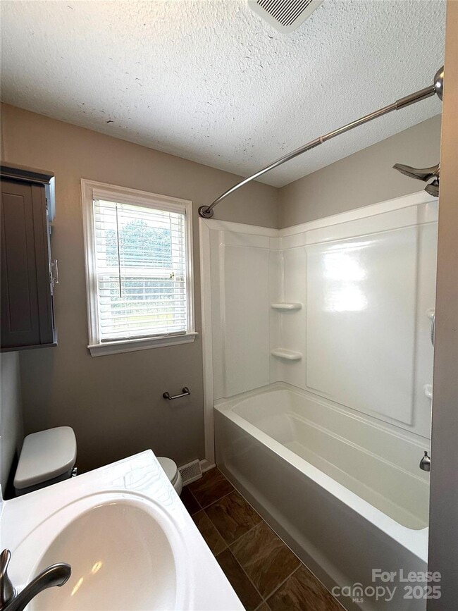 Building Photo - 4712 Jamee Dr