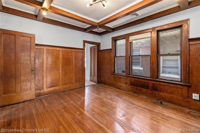 Building Photo - 4573 Vancouver St