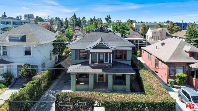 Building Photo - 1340 W 30th St