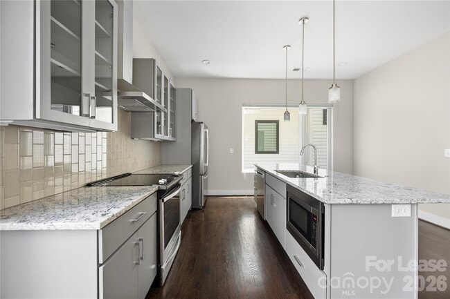 Building Photo - 1008 Westbrook Dr