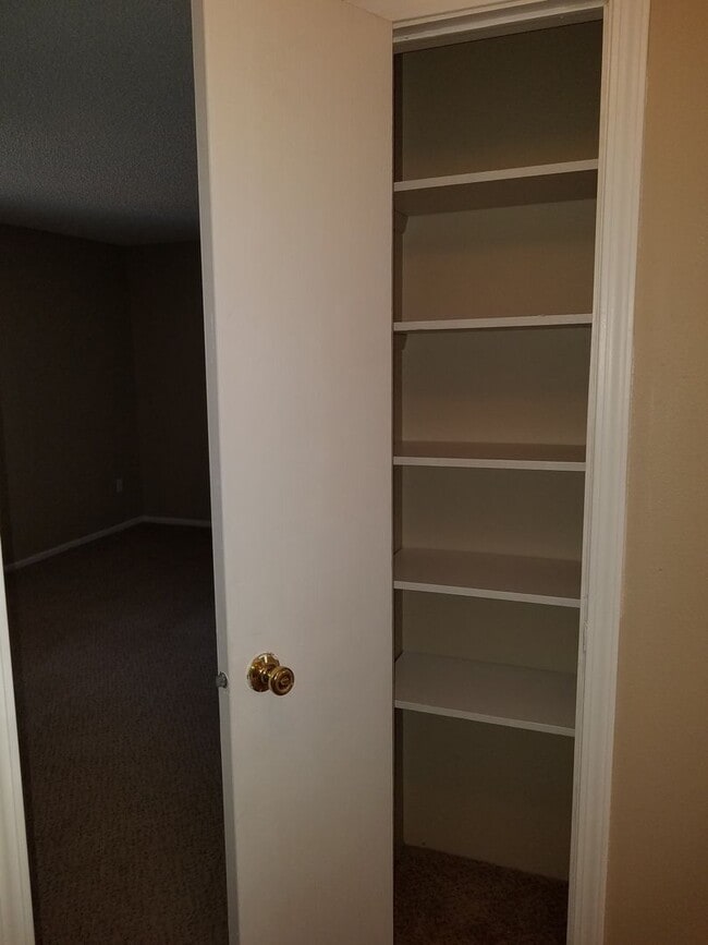 Building Photo - 1115 S Cherry St