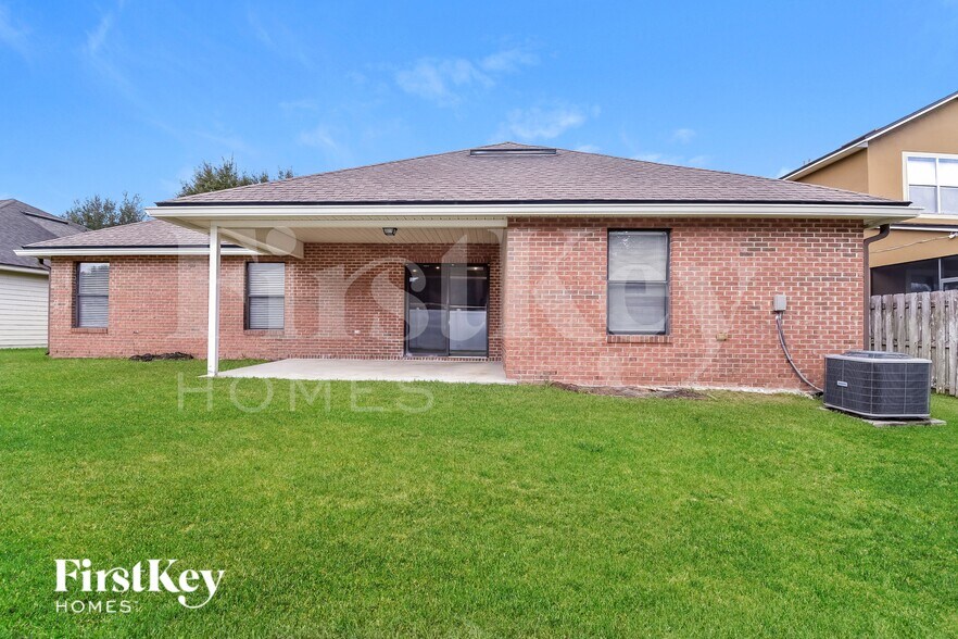 Building Photo - 3333 Horseshoe Trail Dr