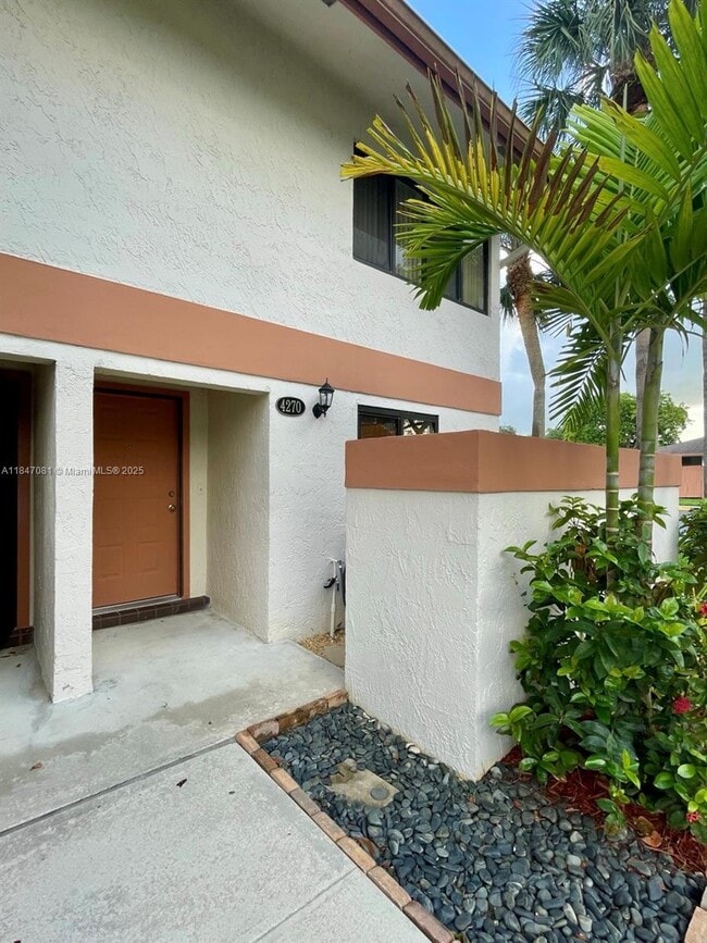 Building Photo - 4270 SW 70th Terrace
