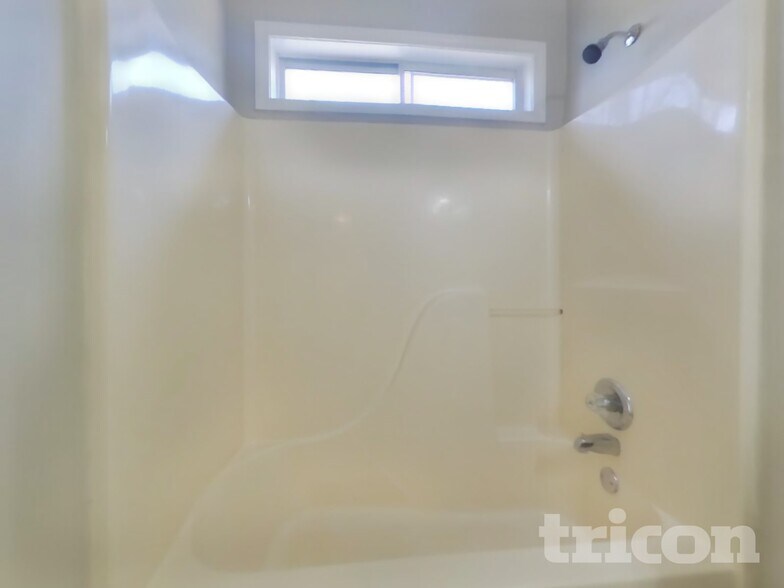 Building Photo - 125 Palm Lake Dr