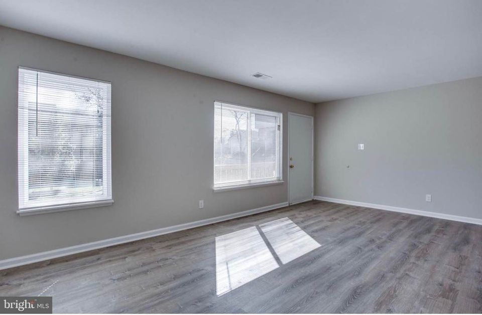 Building Photo - 1811 Westwind Way