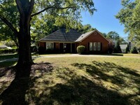 Building Photo - 3 bed, 2 bath Home located near Carmel Cou...