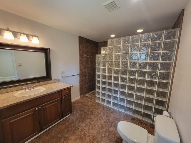 Building Photo - 3 Bedroom, 2 Bathroom single story home by Newport, WA