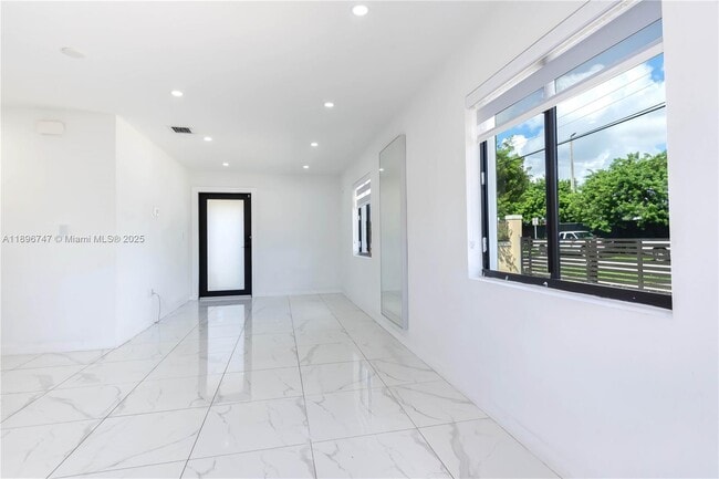 Building Photo - 2492 NW 44th St