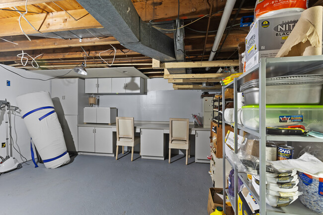 Building Photo - 2 Blueberry Ln