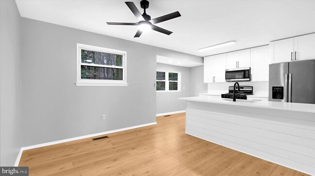 Building Photo - 8009 Nolcrest Rd