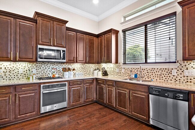 Building Photo - 13204 Leighton Gardens Dr