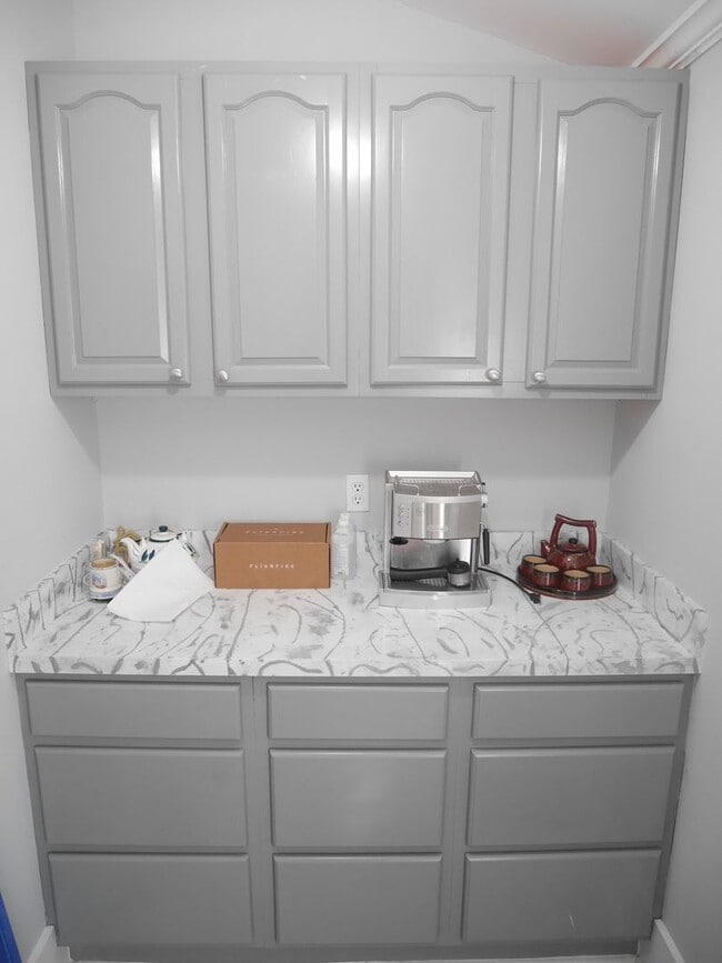 Building Photo - Charming 3-Bedroom Home in Cambridge – Ste...