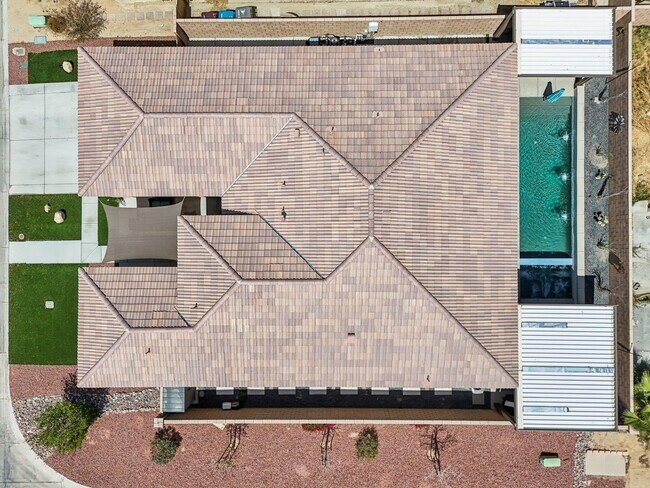Building Photo - 42912 Gazapo Ct