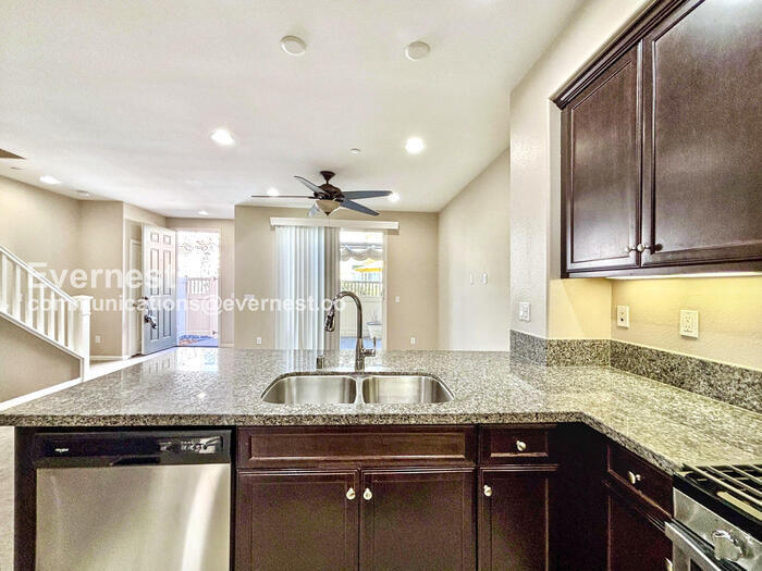 Building Photo - 44064 Calle Luz