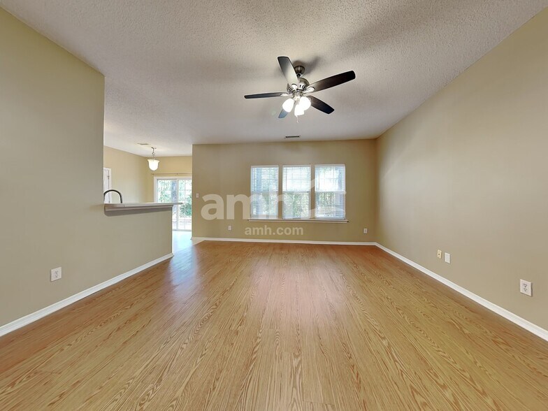 Building Photo - 3049 Buttonwood Ln