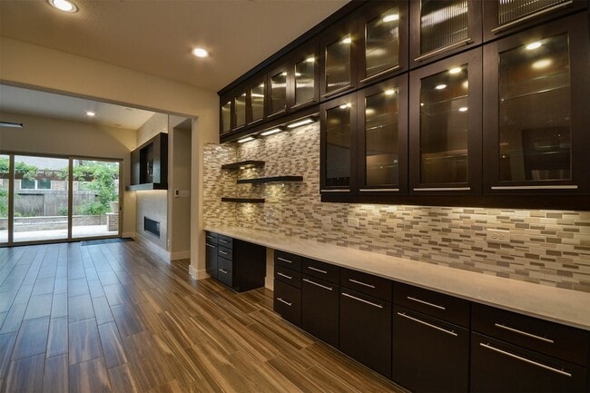 Building Photo - 5911 Vineyard Creek Ln