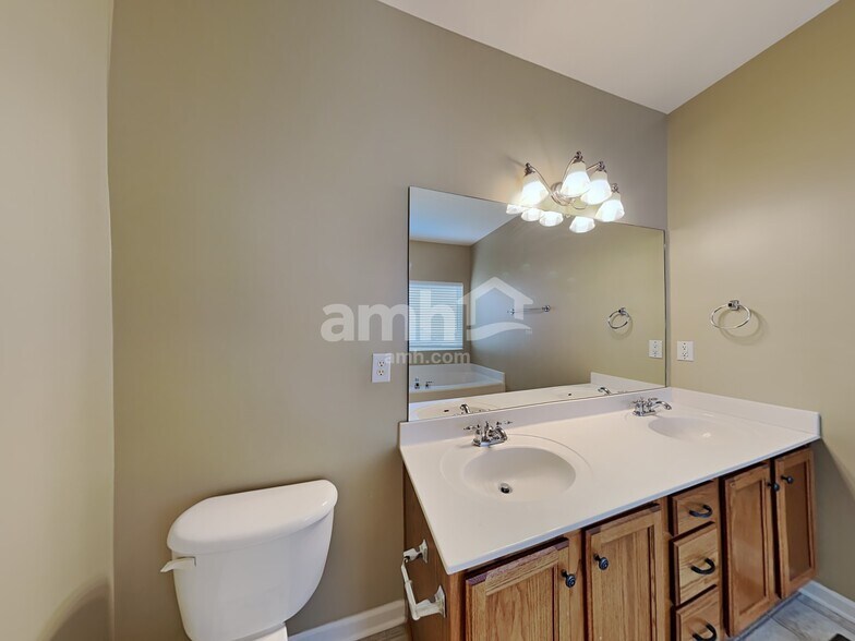 Building Photo - 4733 Jobe Trl