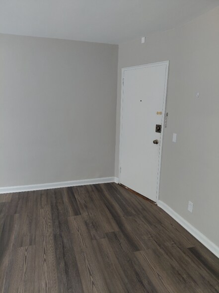 Building Photo - 6643 Montgomery Rd