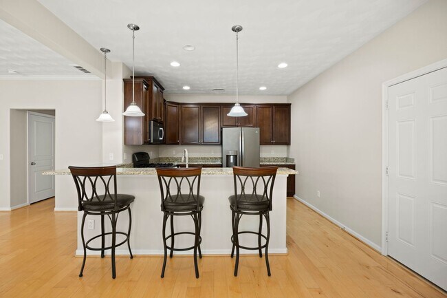 Building Photo - 5543 Botanical Dr