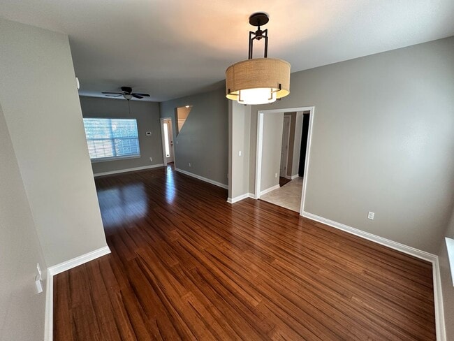 Building Photo - 408 Cunningham Ln