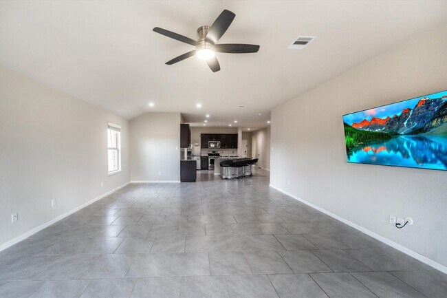 Building Photo - 3206 Sumac Dr