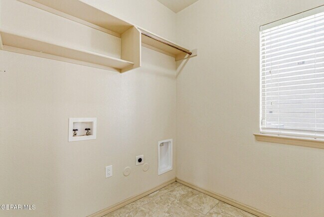 Building Photo - 3144 Hidden Creek Dr