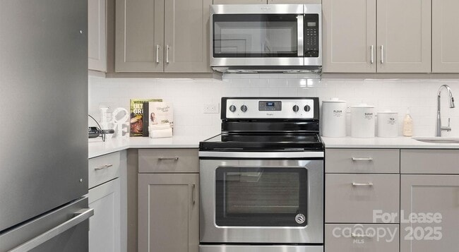 Building Photo - 145 New Bern St