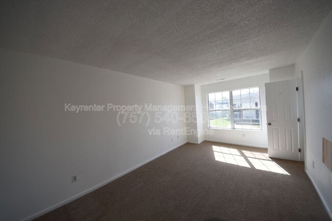 Building Photo - 701 Nottaway Dr