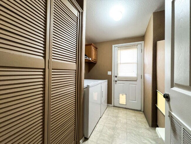 Building Photo - "Well-Maintained 3-Bed, 2-Bath Home in Foothills"!