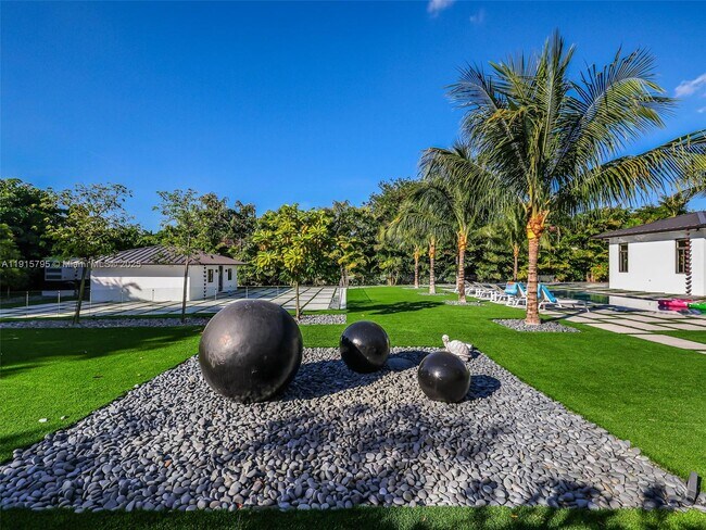 Building Photo - 250 NW 129th Ave