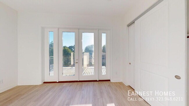 Building Photo - 8480 Camelia Ct