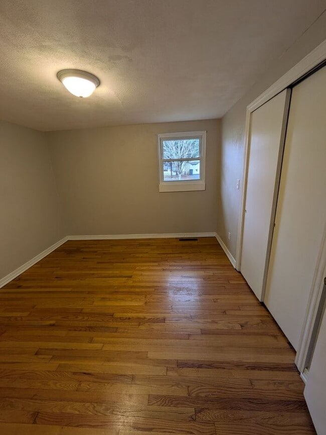 Building Photo - 3BD/2.5BA Single Family Home in Conover, NC