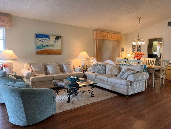 Building Photo - NEWLY LISTED 2BD/2BA/2CG Villa