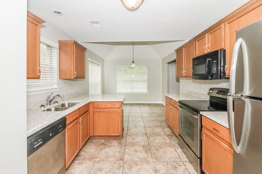 Building Photo - 1401 Carlton Ridge Dr