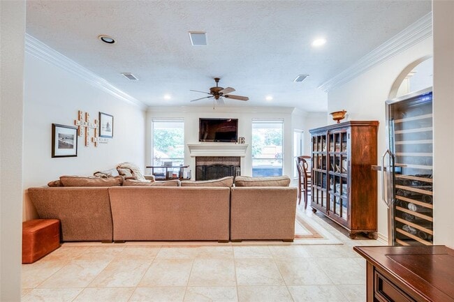 Building Photo - 13911 Royal Springs Ct