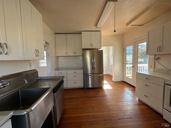 Building Photo - 519 Virginia St