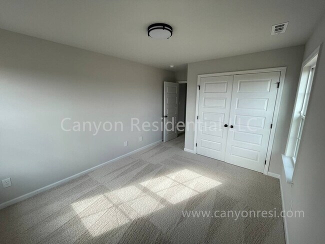 Building Photo - 114 Wilcot Rd