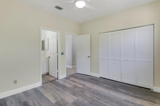 Building Photo - 3033 SE Brierwood Pl