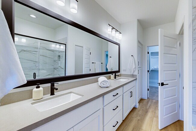 Building Photo - 18328 E Spring Valley Ct